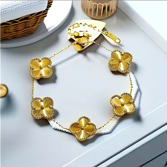 Gold Filled Four Leaf Clover Matching Necklace Bracelet Earrings Set - Picture 11 of 12